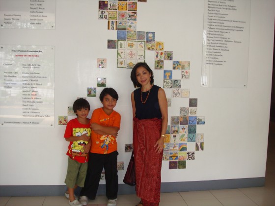 Lisa Tinio Bayot at Museo Pambata, with some children who watched her presentation. Rizal as  a hero as a young hero for the Filipino child, 28 May 2011. Assisted by My Rizal volunteer Marie Ganal.