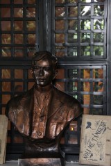 Rizal bust